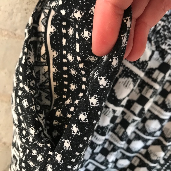 Forever 21 Black White Pattern Harem Tie Pants M - Picture 6 of 14